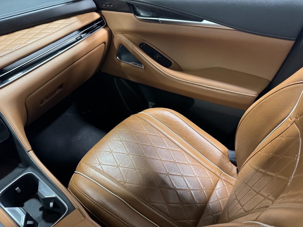 INFINITI QX60 Vehicle Full-screen Gallery Image 20