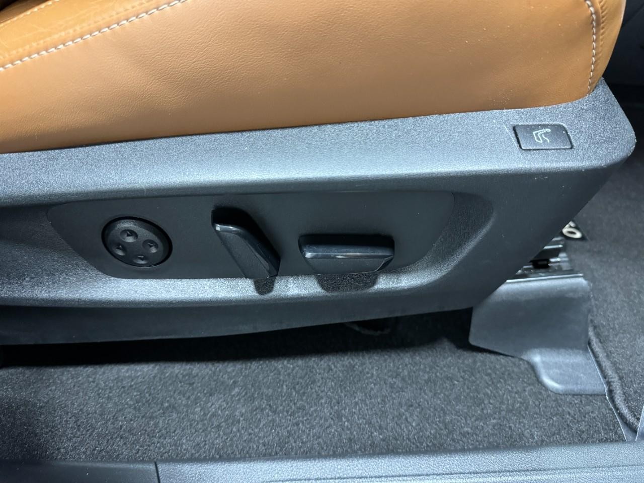 INFINITI QX60 Vehicle Full-screen Gallery Image 23