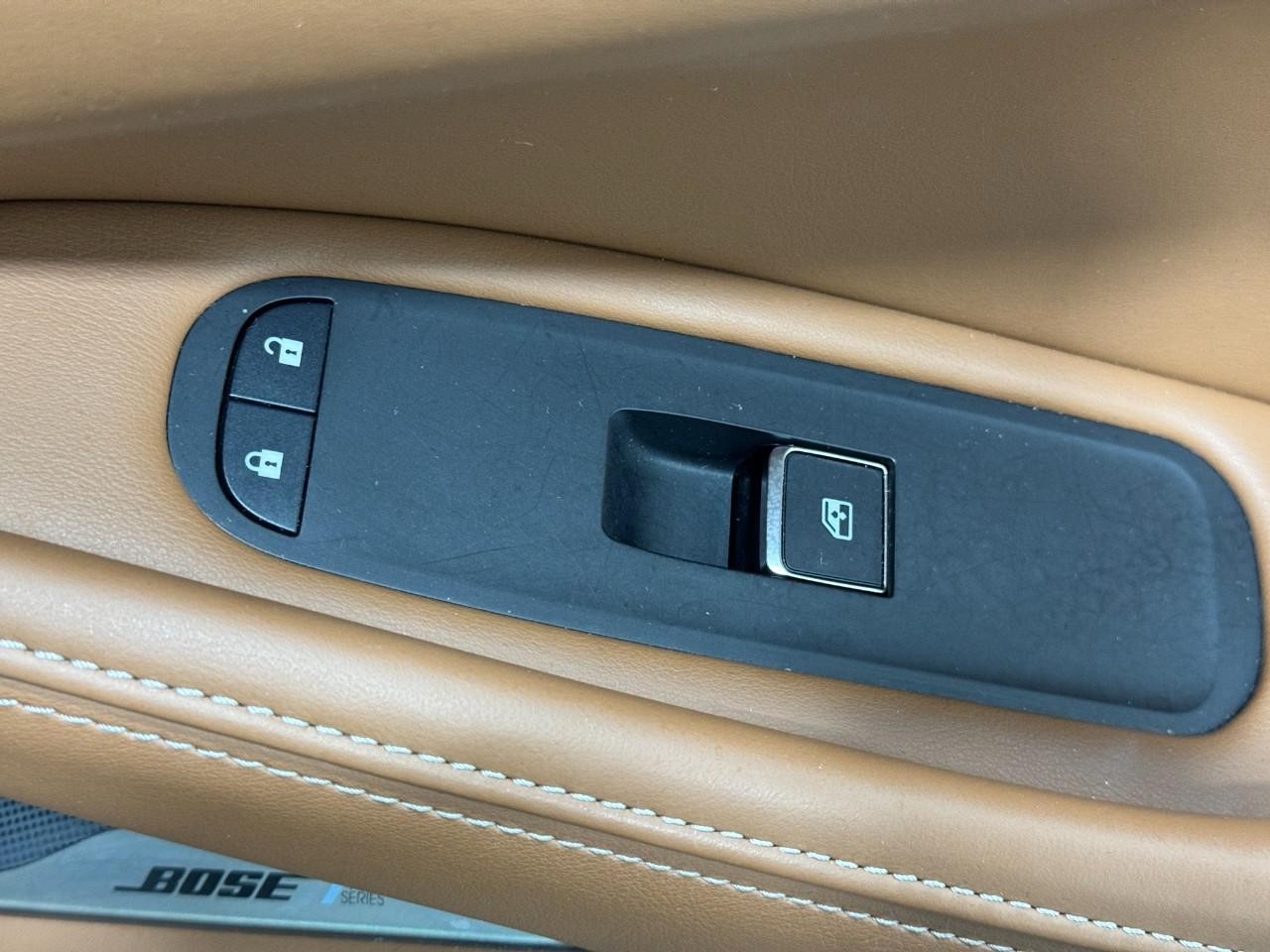 INFINITI QX60 Vehicle Full-screen Gallery Image 25