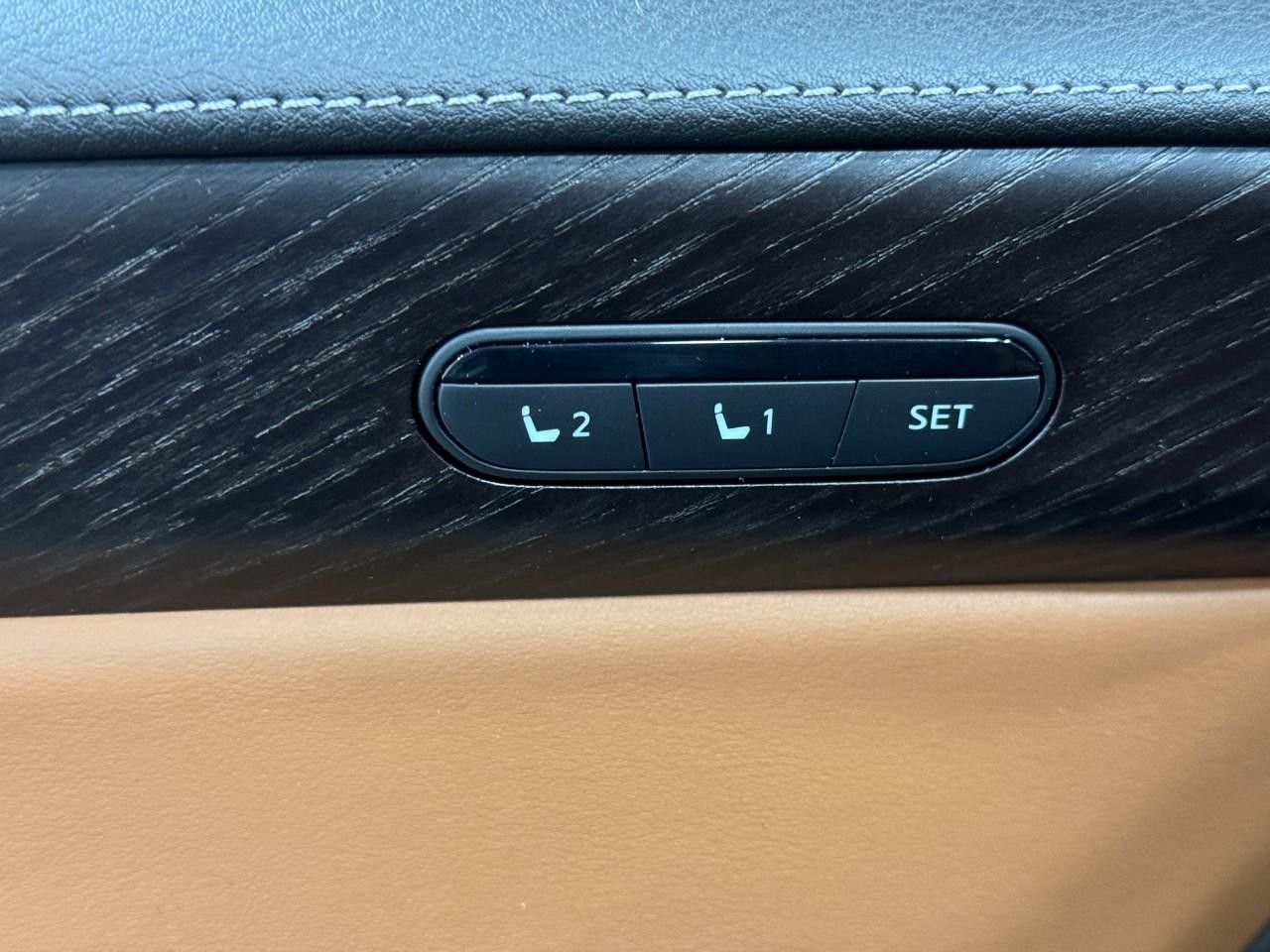 INFINITI QX60 Vehicle Full-screen Gallery Image 26