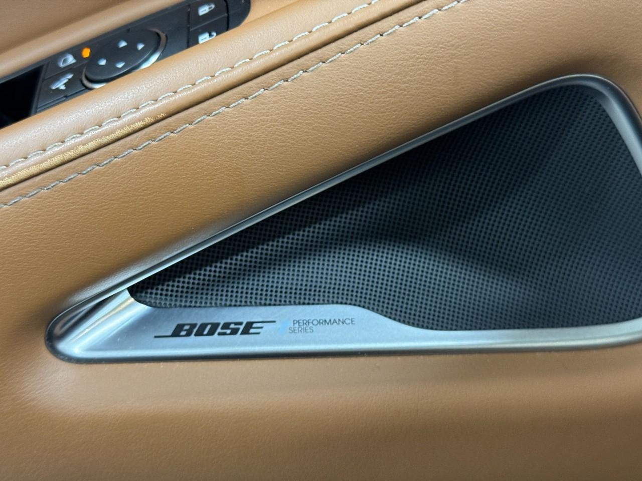 INFINITI QX60 Vehicle Full-screen Gallery Image 28