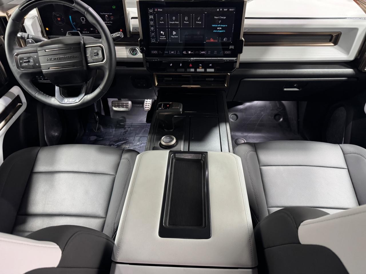 GMC HUMMER EV Pickup Vehicle Full-screen Gallery Image 14