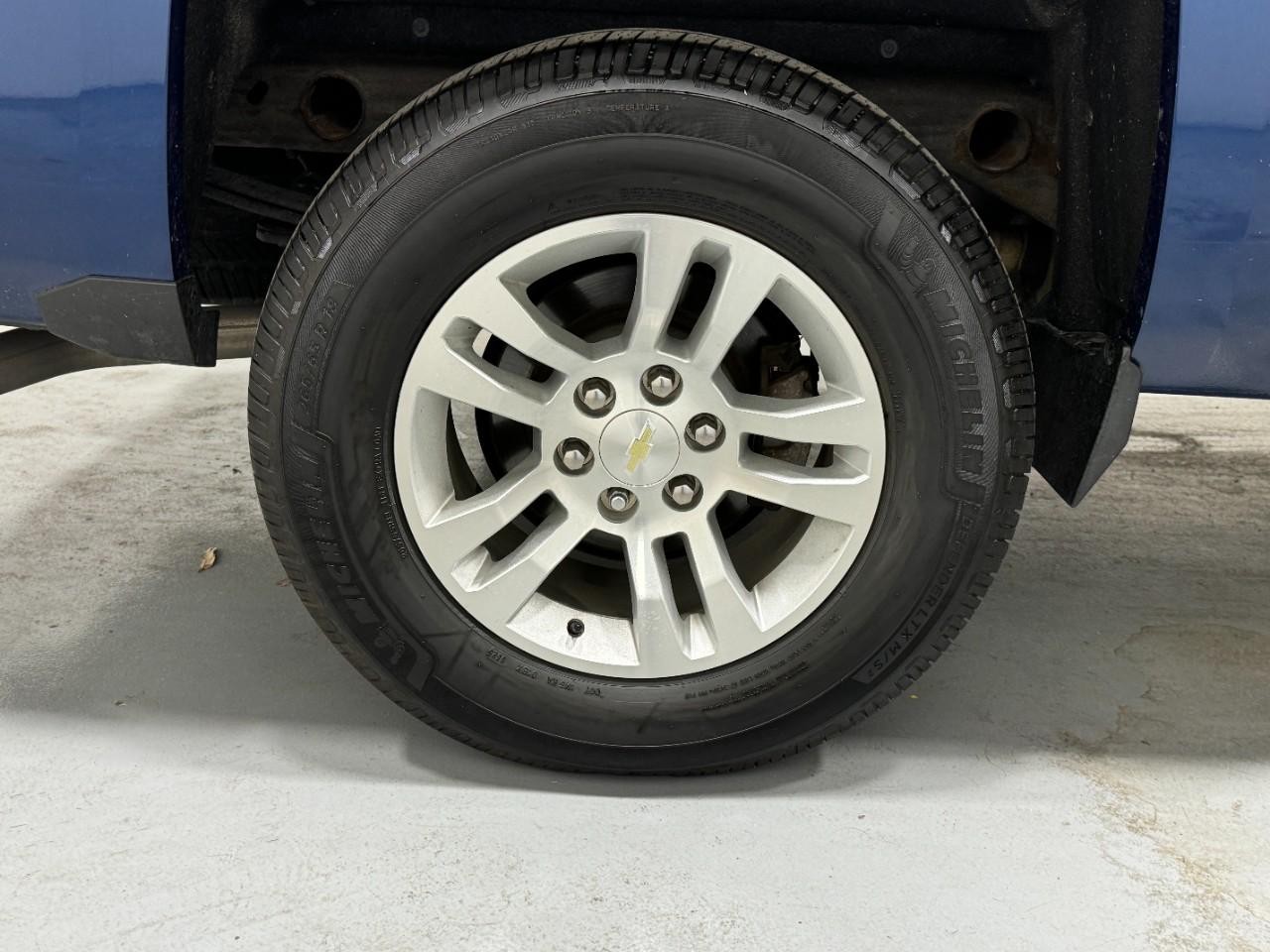 Chevrolet Silverado 1500 Vehicle Full-screen Gallery Image 5