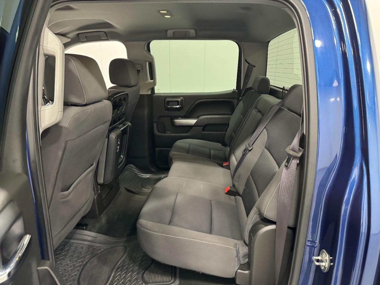 Chevrolet Silverado 1500 Vehicle Full-screen Gallery Image 8