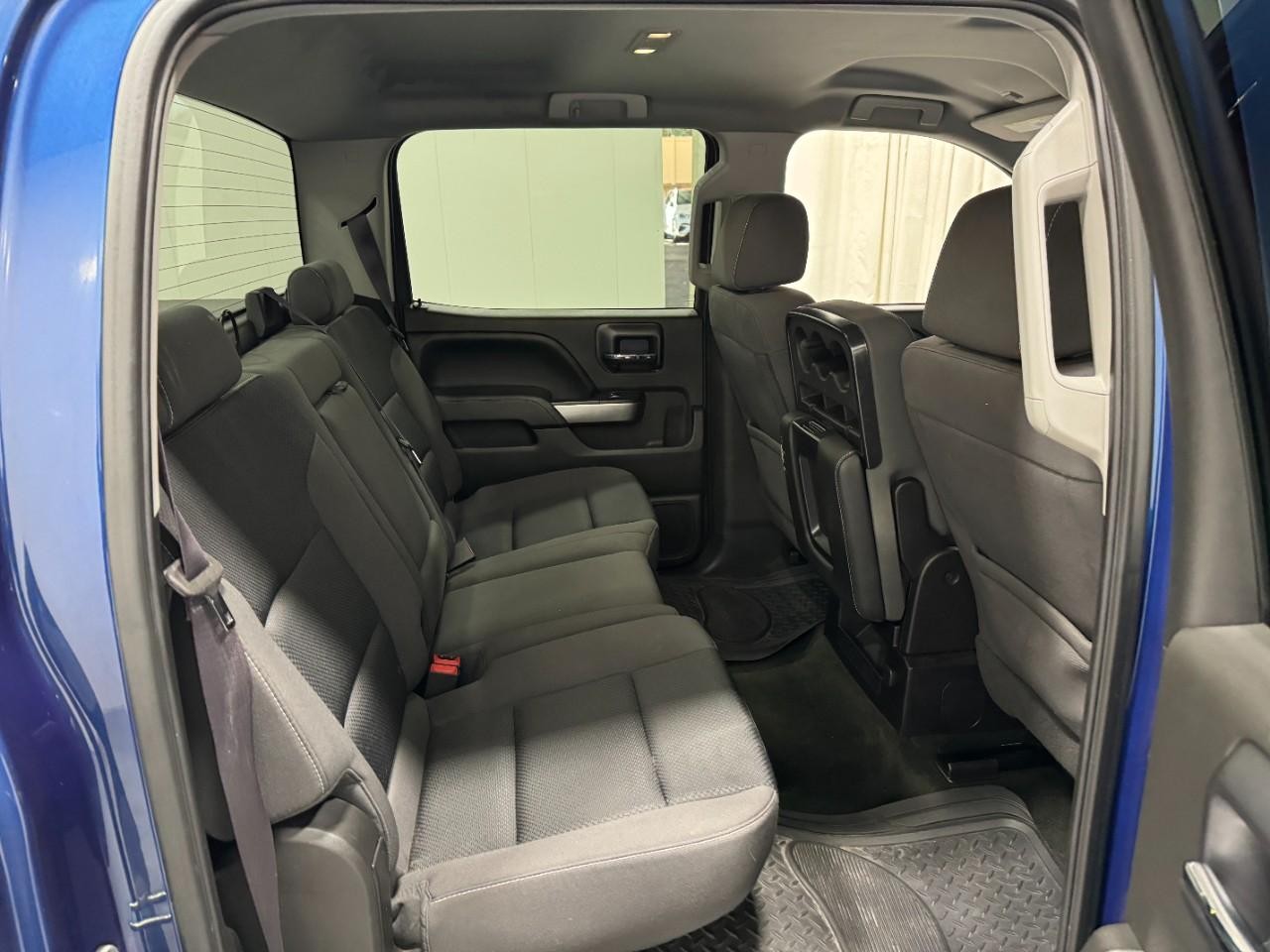 Chevrolet Silverado 1500 Vehicle Full-screen Gallery Image 10