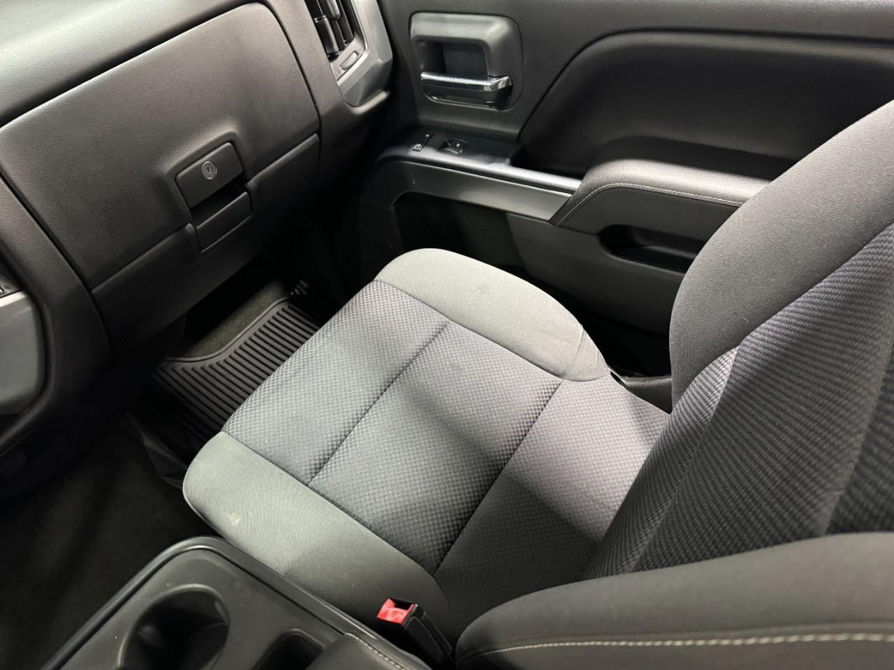 Chevrolet Silverado 1500 Vehicle Full-screen Gallery Image 15