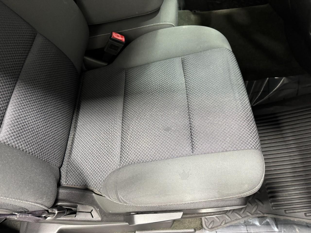 Chevrolet Silverado 1500 Vehicle Full-screen Gallery Image 17