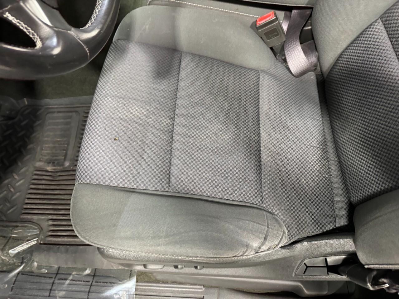 Chevrolet Silverado 1500 Vehicle Full-screen Gallery Image 22