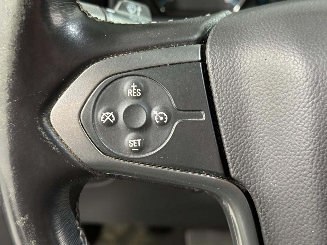 Chevrolet Silverado 1500 Vehicle Full-screen Gallery Image 25