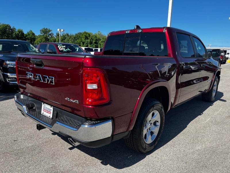 Ram 1500 Vehicle Full-screen Gallery Image 03