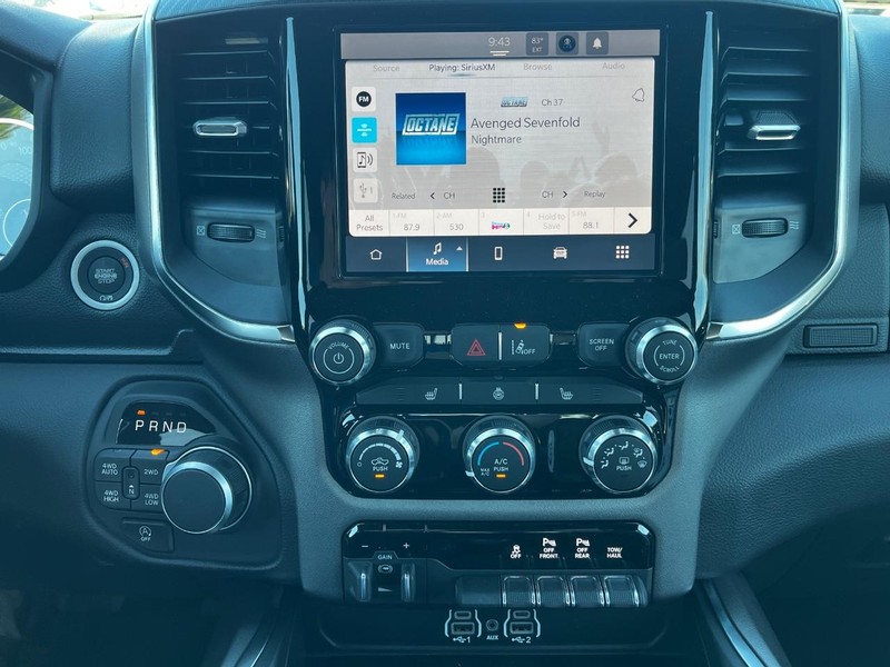 Ram 1500 Vehicle Full-screen Gallery Image 13
