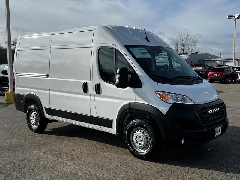 Ram ProMaster Cargo Van Vehicle Full-screen Gallery Image 02