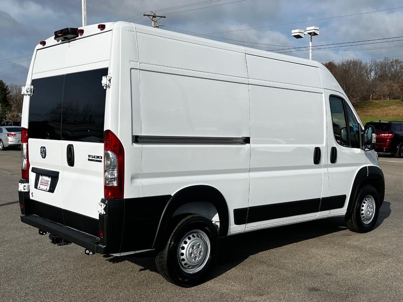 Ram ProMaster Cargo Van Vehicle Full-screen Gallery Image 03