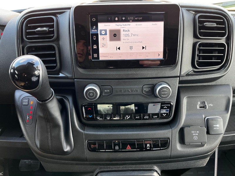 Ram ProMaster Cargo Van Vehicle Full-screen Gallery Image 10