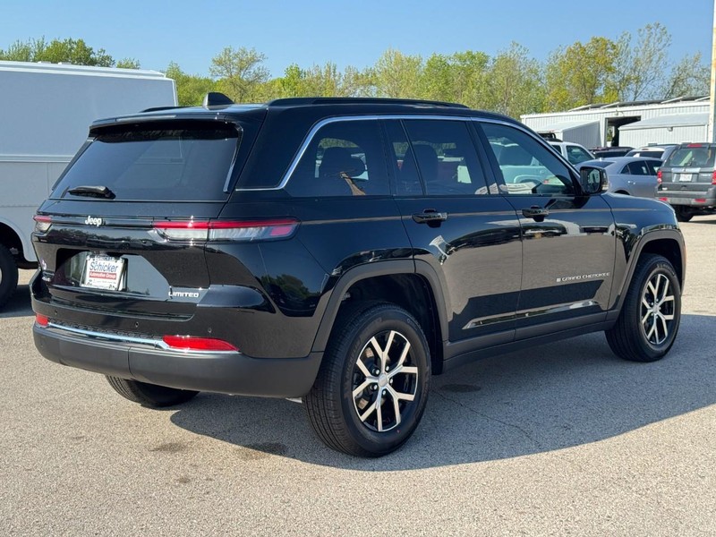 Jeep Grand Cherokee Vehicle Full-screen Gallery Image 03