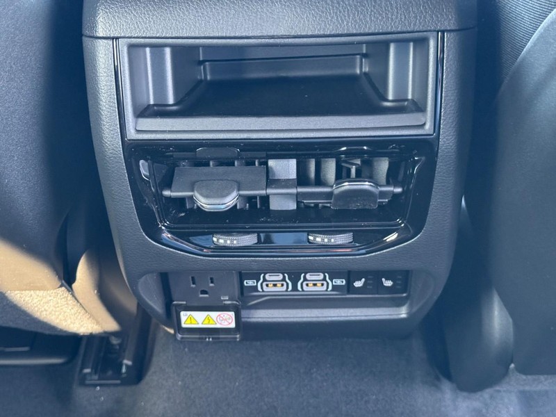 Jeep Grand Cherokee Vehicle Full-screen Gallery Image 10
