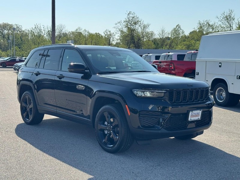 Jeep Grand Cherokee Vehicle Full-screen Gallery Image 02