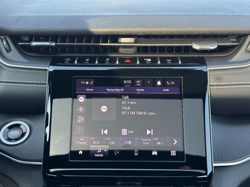 Jeep Grand Cherokee Vehicle Full-screen Gallery Image 08