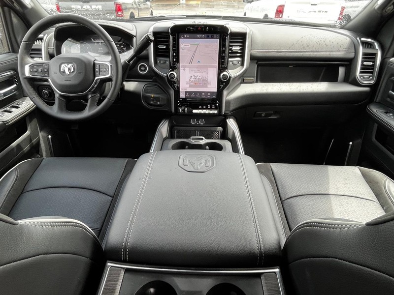 Ram 2500 Vehicle Full-screen Gallery Image 05
