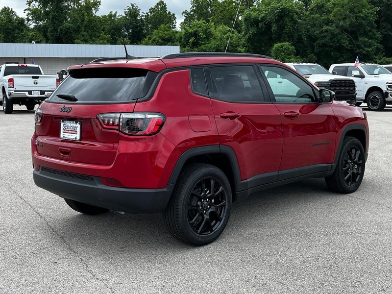 Jeep Compass Vehicle Full-screen Gallery Image 03