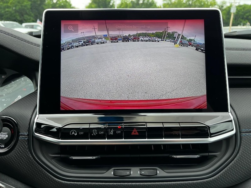 Jeep Compass Vehicle Full-screen Gallery Image 14