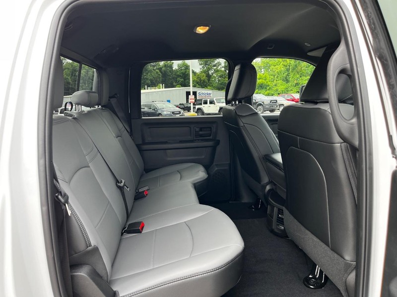 Ram 2500 Vehicle Full-screen Gallery Image 04