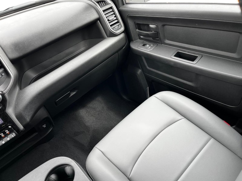 Ram 2500 Vehicle Full-screen Gallery Image 07
