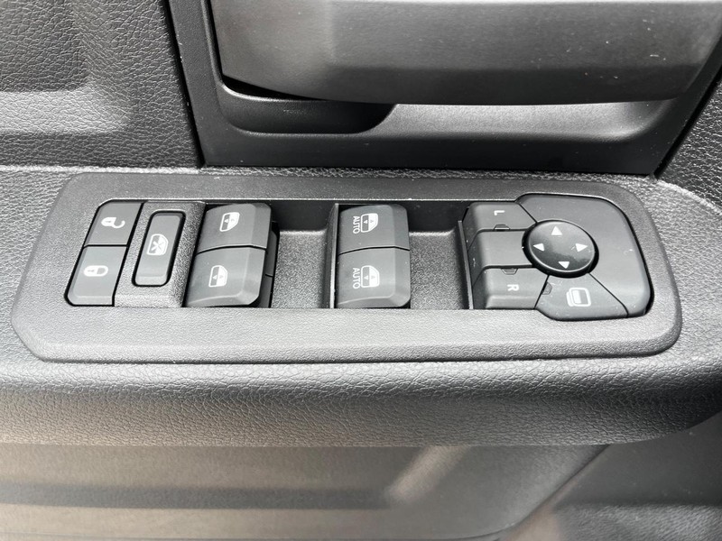 Ram 2500 Vehicle Full-screen Gallery Image 08