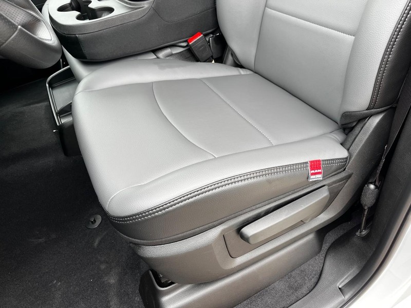 Ram 2500 Vehicle Full-screen Gallery Image 09