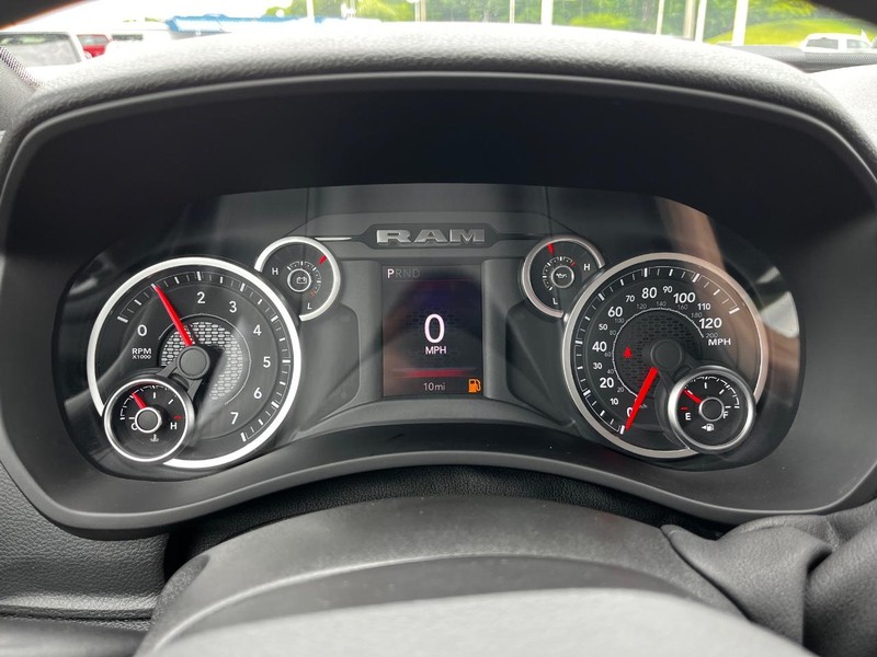 Ram 2500 Vehicle Full-screen Gallery Image 12