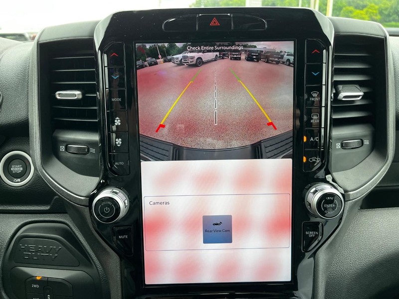 Ram 2500 Vehicle Full-screen Gallery Image 14