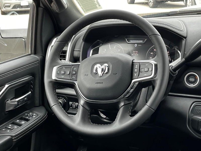 Ram 2500 Vehicle Full-screen Gallery Image 06