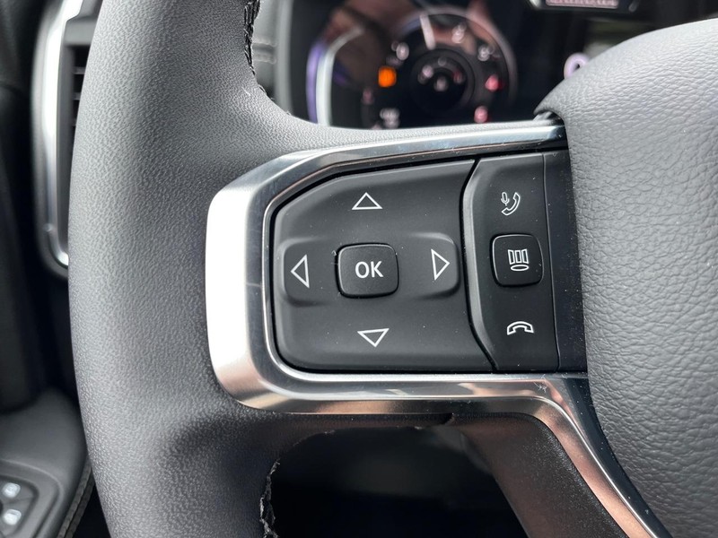 Ram 2500 Vehicle Full-screen Gallery Image 10