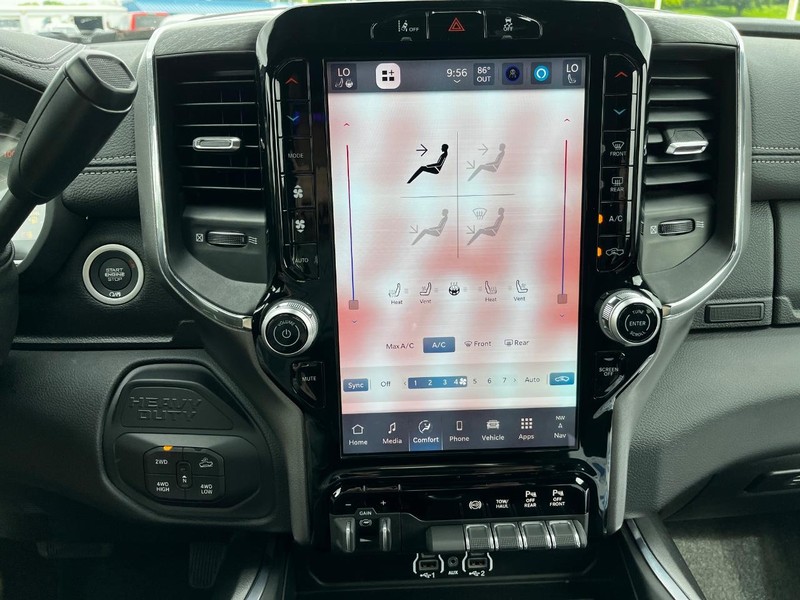 Ram 2500 Vehicle Full-screen Gallery Image 14