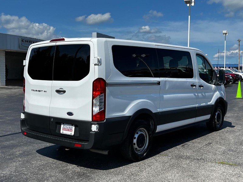 Ford Transit Passenger Wagon Vehicle Full-screen Gallery Image 03