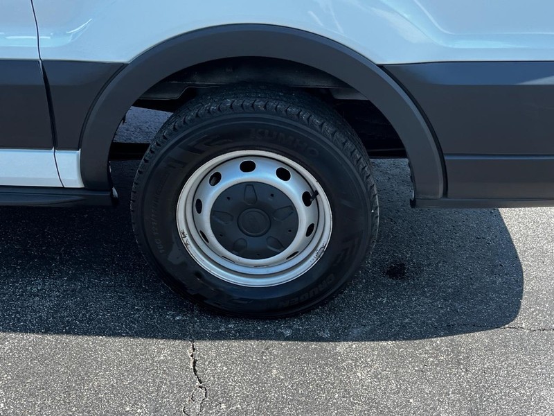 Ford Transit Passenger Wagon Vehicle Full-screen Gallery Image 07