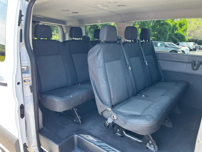 Ford Transit Passenger Wagon Vehicle Full-screen Gallery Image 10