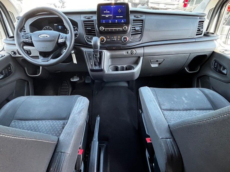 Ford Transit Passenger Wagon Vehicle Full-screen Gallery Image 11