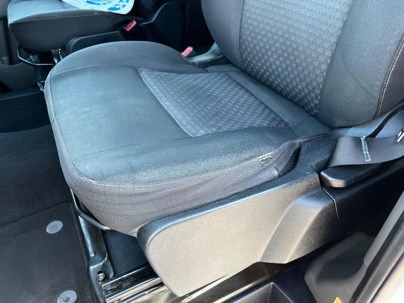 Ford Transit Passenger Wagon Vehicle Full-screen Gallery Image 14