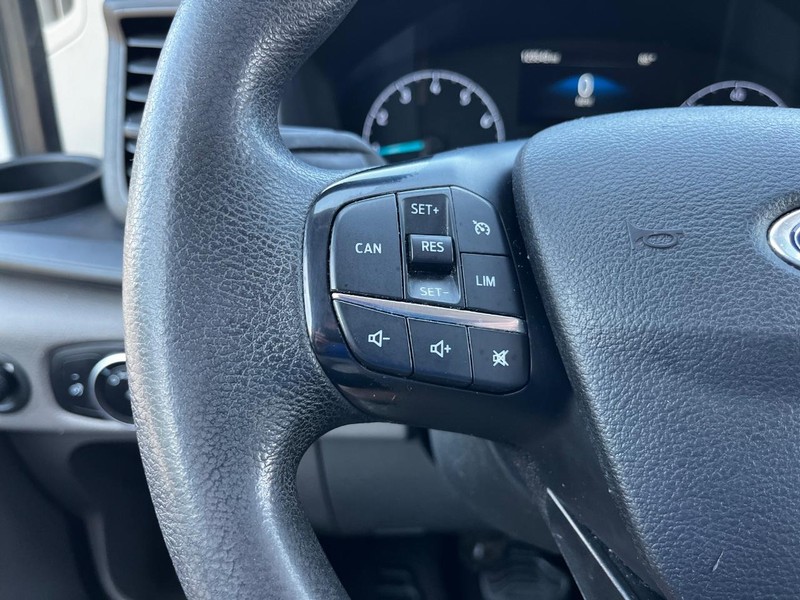 Ford Transit Passenger Wagon Vehicle Full-screen Gallery Image 16