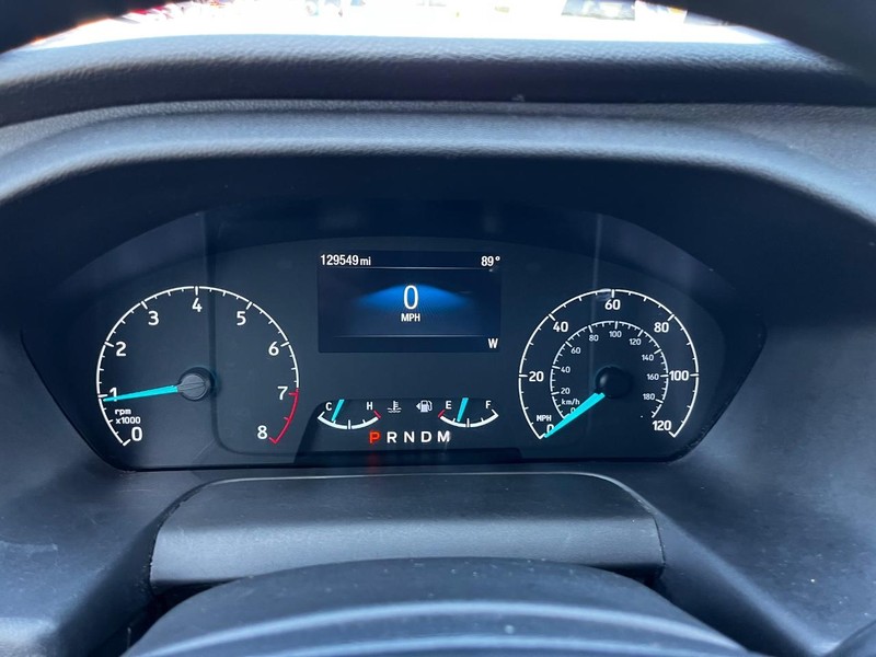 Ford Transit Passenger Wagon Vehicle Full-screen Gallery Image 18