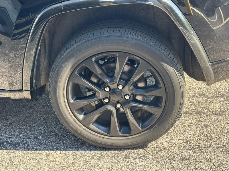 Jeep Grand Cherokee WK Vehicle Full-screen Gallery Image 07