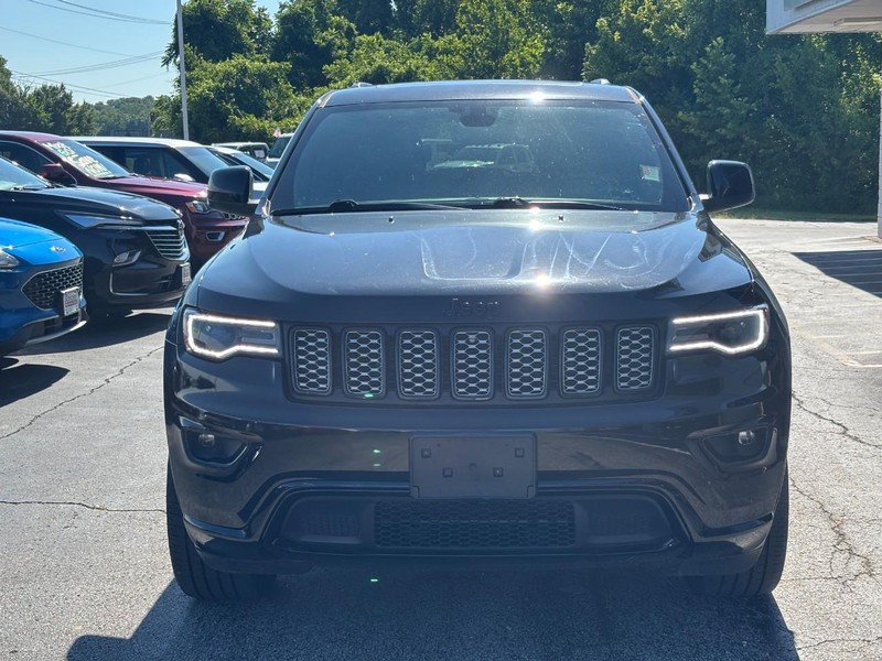 Jeep Grand Cherokee WK Vehicle Full-screen Gallery Image 09