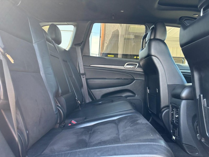 Jeep Grand Cherokee WK Vehicle Full-screen Gallery Image 10