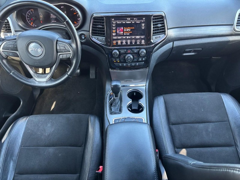 Jeep Grand Cherokee WK Vehicle Full-screen Gallery Image 11