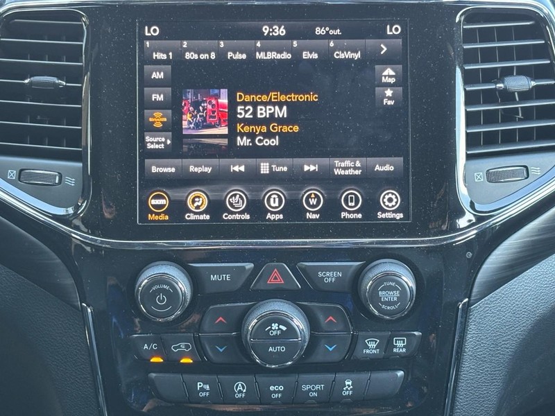 Jeep Grand Cherokee WK Vehicle Full-screen Gallery Image 13