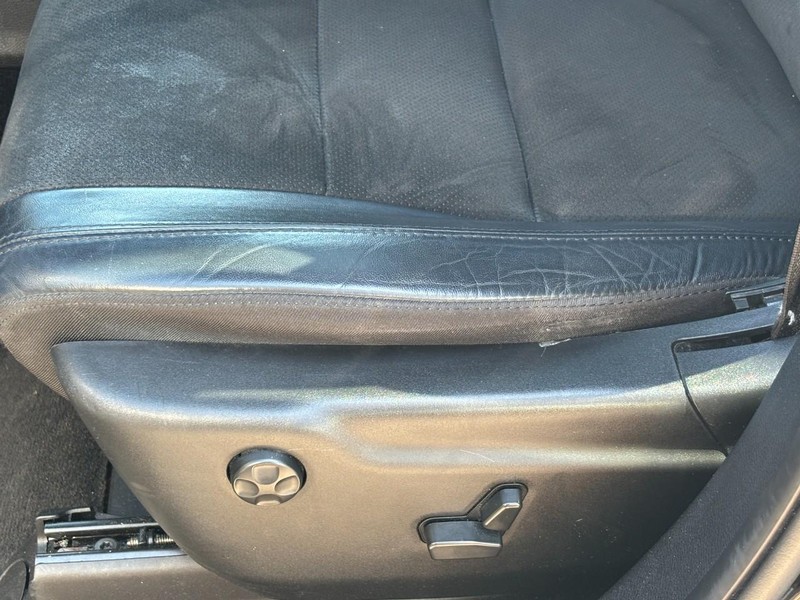 Jeep Grand Cherokee WK Vehicle Full-screen Gallery Image 23