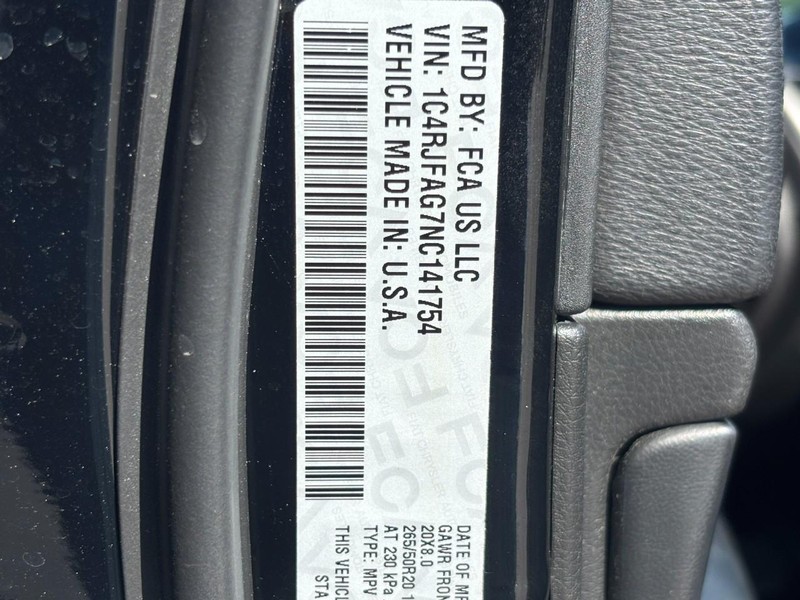 Jeep Grand Cherokee WK Vehicle Full-screen Gallery Image 25