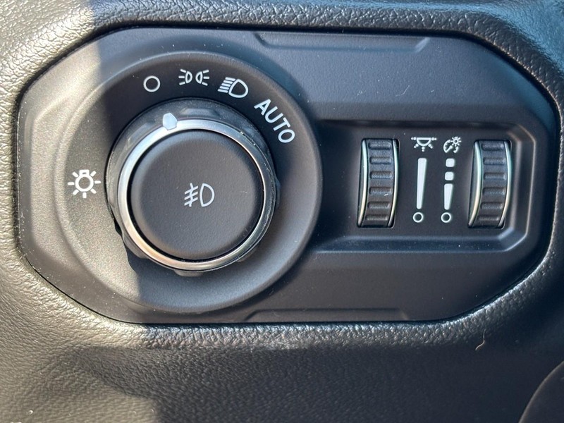 Jeep Wrangler Vehicle Full-screen Gallery Image 16