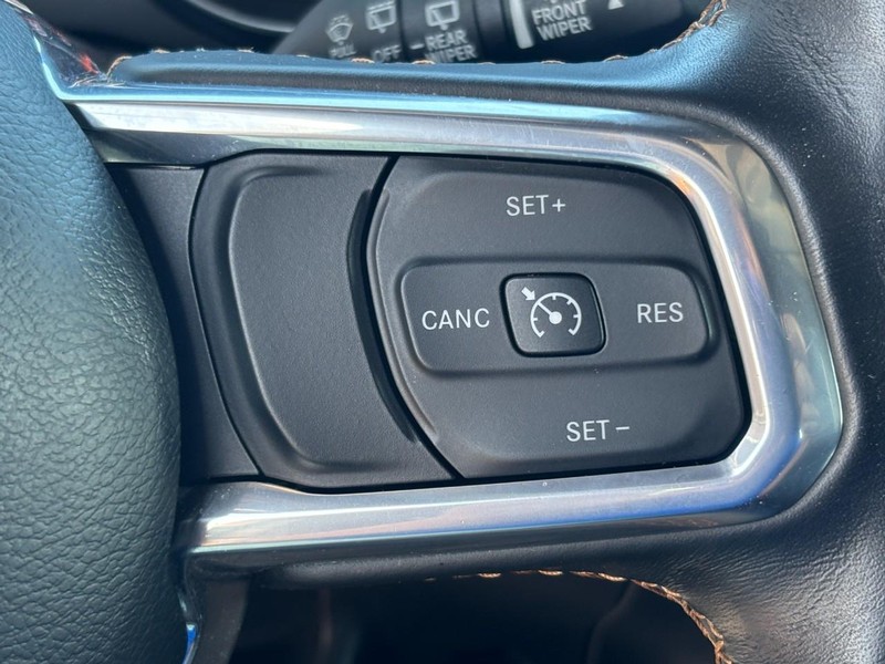 Jeep Wrangler Vehicle Full-screen Gallery Image 18